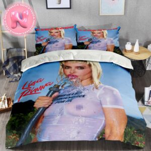 Lisa Rinna On The Covers Of The Latest Issue Of King Kong Magazine Bedding Set