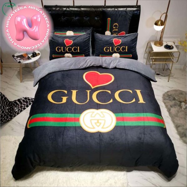 Luxury Gucci Heart Big Logo With Vintage Monogram Background Bedding Set